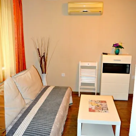 Elegance Apartment *